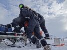  (Photo: Stefanie Härtel) Four man against one wobbling drill string. 