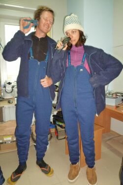 (Photo: Birgit Heim) Saschia and Elin testing tools in the Werkstatt.